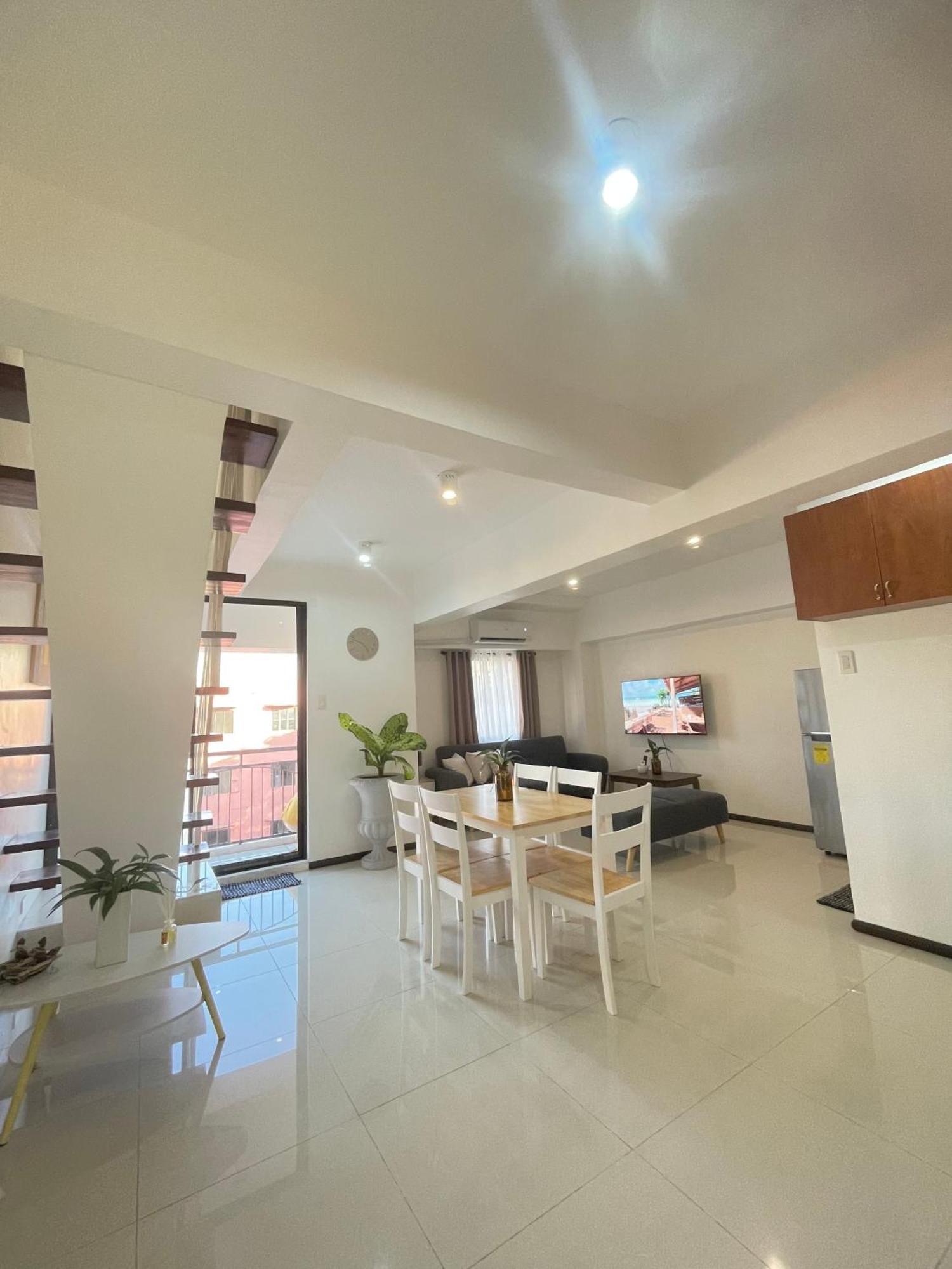 The Penthouse Suite Lapu-Lapu City Eksteriør billede